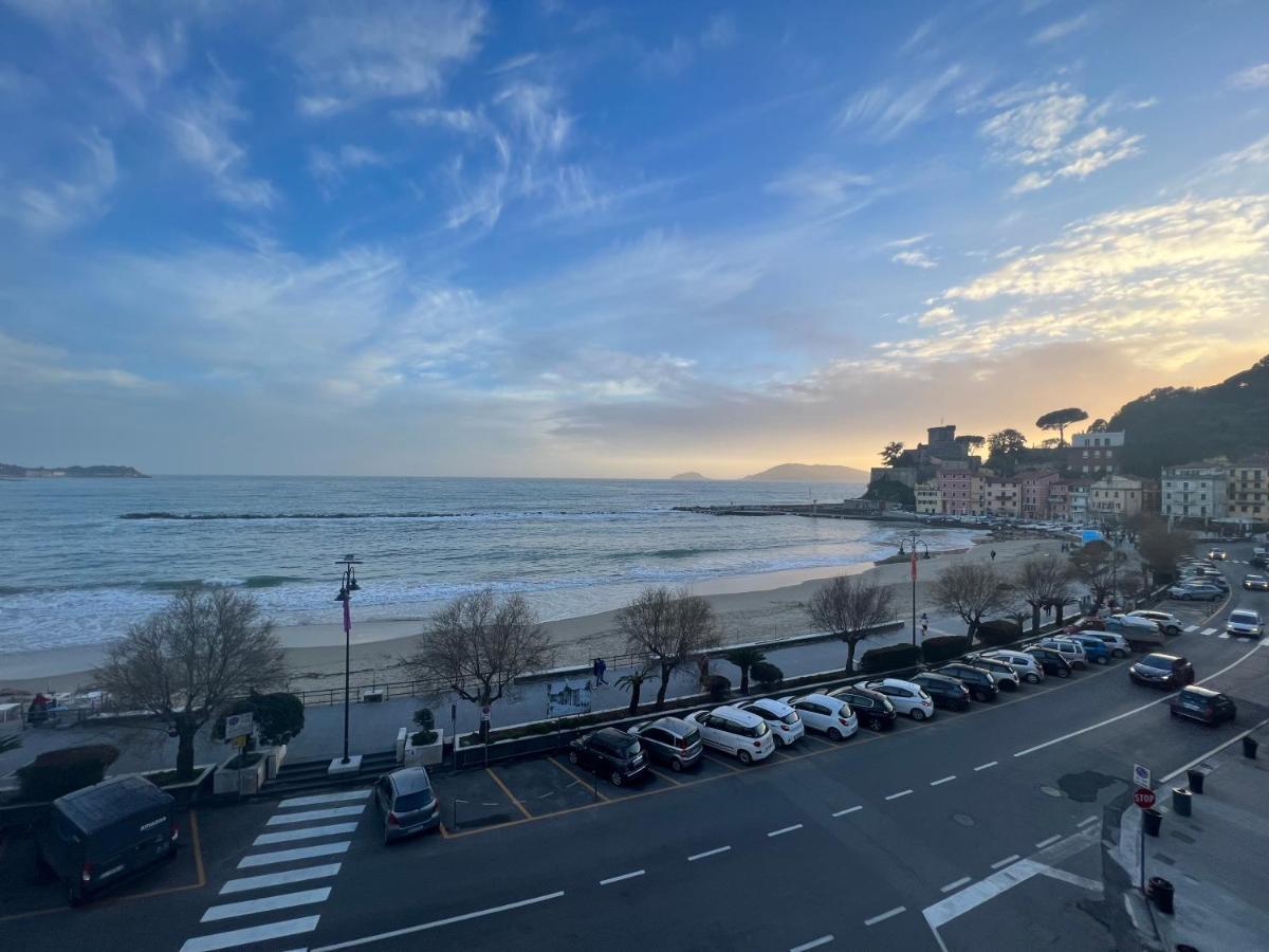 Апартаменты Trilocale Seaside - San Terenzo, Леричи Экстерьер фото